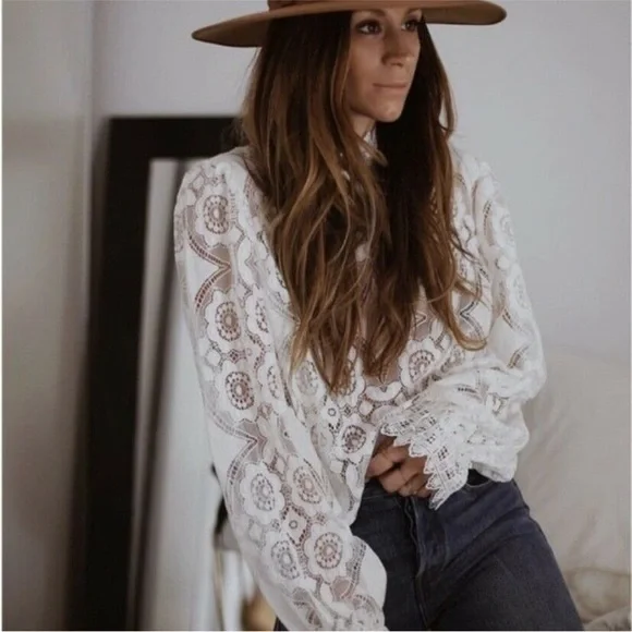 2 LEFT!BLOWOUT SALE! New Bohemian White Lace Long Sleeve Blouse - Picture 1 of 7